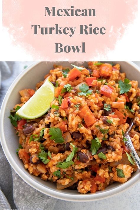 This Mexican Fried Rice & Ground Turkey Bowl recipe with protein-rich black beans, salsa, bell peppers, and tomatoes is a healthy twist on restaurant-style Mexican rice! A great, easy weeknight dinner for when you have leftover cooked rice to use up. Ground Turkey Mexican, Mexican Bowl Recipe, Ground Turkey And Rice, Rice Mexican, Turkey And Rice, Mexican Bowl, Braised Chicken Breast, Turkey Bowl, Roasted Chicken Breast