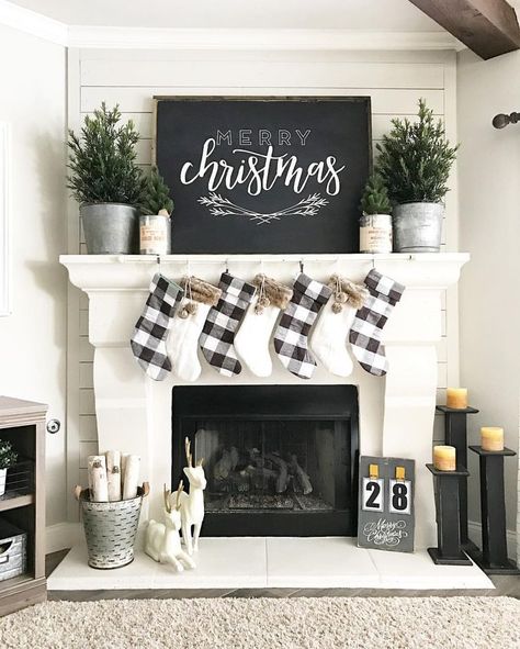 Love this simple black and white Christmas decor • Instagram photo by @ourfauxfarmhouse Christmas Mantel, Christmas Mantle, Mantel Decor, Christmas Fireplace, Christmas Mantels, Farmhouse Christmas Decor, Mantle Decor, Decor Minimalist, Fireplace Decor