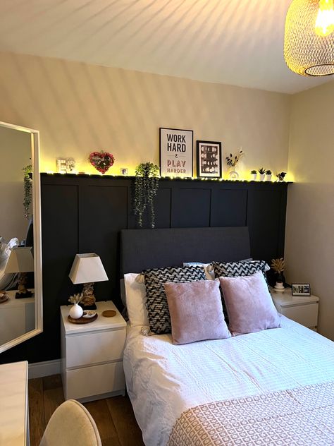 Black Bedroom Panelling Wall, Black Panelling Bedroom Ideas, Black Panel Wall Bedroom, Black Bedroom Panelling, Black Paneling Bedroom, Black Wall Paneling Bedroom, Black Panelling Bedroom, Bedroom Panelling With Shelf, Navy Panelling Bedroom