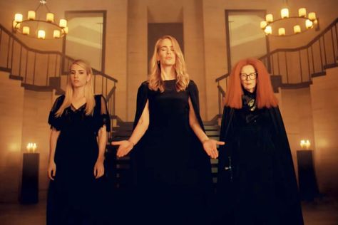 American Horror Story: Every Crossover in AHS Apocalypse American Horror Story Coven Aesthetic, Ahs Background, Ahs Apocalypse Aesthetic, Ahs Coven Aesthetic, Emma Roberts Ahs, Hotel Cortez, American Horror Story Apocalypse, Ahs Apocalypse, Halloween Aesthetics