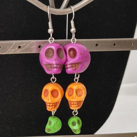 Halloween Howlite Skull Earrings Pierced Halloween Jewelry Diy Ideas, Skull Bead Jewelry, Halloween Jewelry Diy, Sugar Skull Jewelry, Diy Earrings Easy, Diy Jewelry To Sell, Sugar Skull Earrings, Jewelry Halloween, Making Stuff