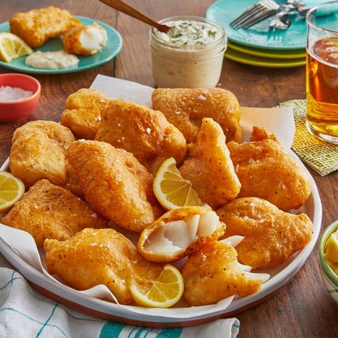 Beer Battered Fish Recipes, Perfect French Fries, Fish Batter Recipe, Fish Fry Recipe, Lake Weekend, Fish Dinners, Weekend Food, Homemade Tartar Sauce, Beer Battered Fish