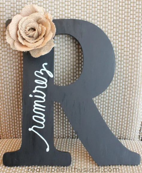 Bd Design, Shabby Chic Wedding Decor, Letter Decor, Letter Decoration, Shabby Chic Diy, Painted Letters, Shabby Chic Wedding, Letter A Crafts, Decorative Letters