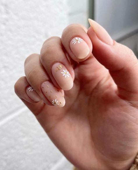 Marshmallow Nails Design, End Of Winter Nails, Studio Pictures, Graduation Nails, Nail It, Happy Nails, Casual Nails, Nails Tumblr, Nails Simple