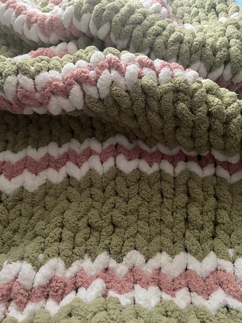 Warm and Cozy Chunky Striped Blanket in Sage Green, Bright White, Chalk Pink is handwoven by me. This blanket is ready to ship and measures approximately W " x L " . colors: Sage Green, Bright White, Chalk Pink, Green, White, Pink materials:  polyester yarn care: handwash and lay flat to dry. cost: the cost of yarn + design and making of the blanket Pink Chunky Blanket, Green Blanket Crochet, Weaved Blanket, Preppy Bedrooms, Crochet Chunky Blanket, Yarn Loom, Diy Blankets, Chunky Blanket Pattern, Chunky Knit Blanket Pattern