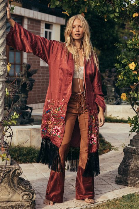 Gold Street Style, Stevie Nicks Style, Boho Rock, Chasing Unicorns, Estilo Country, Boho Fashion Summer, Indian Outfit, Glam Fashion, Boho Summer