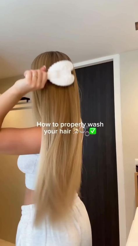 Hair Routines For Straight Hair, Perfect Hair Routine, How Many Times Should You Wash Your Hair, Blonde Hair Routine, Good Hair Care Routine, Washing Hair Routine, Hair Routine Step By Step, How To Properly Wash Your Hair, How To Wash Your Hair