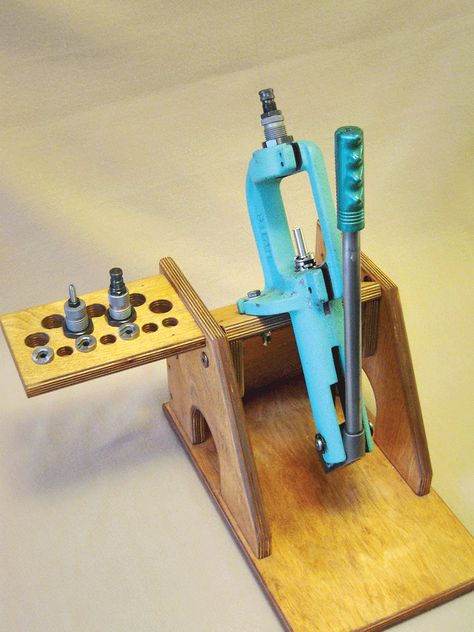 Reloading Bench Plans, Lee Reloading, Armory Room, Reloading Data, Reloading Room, Reloading Press, Reloading Bench, Rustic Living Room Furniture, Deer Hunting Blinds