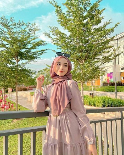 Fesyen Islam, Ootd Poses, Muslimah Style, Hijab Style Tutorial, Hijab Trends, Muslim Outfits Casual, Hijabi Fashion Casual, Muslim Women Fashion, Hijabi Outfits Casual