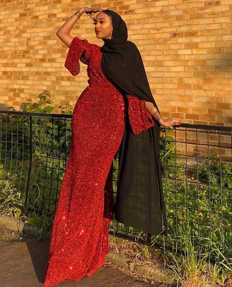 Beauty. Long red dress. Hijabi style. Long Red Dress With Sleeves, Modest Red Prom Dress, Red Dress Hijab, Red Dress With Sleeves, Hijabi Prom Dress, Modest Wrap Dress, Classy Modest Dresses, Hijab Prom Dress, Style Red Dress