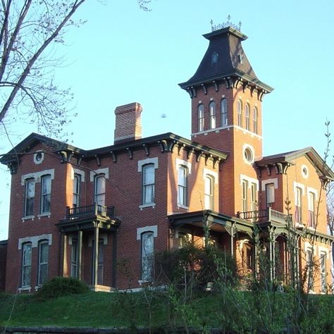 Alton Illinois, Madison County, Southern Illinois, Abandoned Mansions, Mississippi River, Historic Homes, Abandoned Places, Victorian Homes, Travel Usa