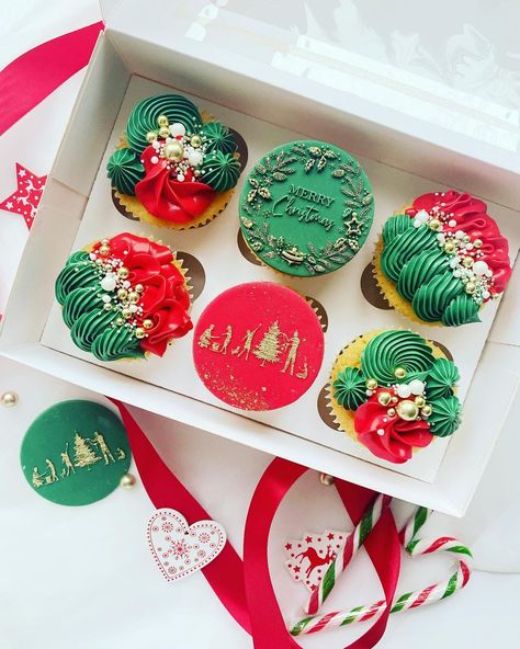 Christmas Cupcake Box Ideas, Cupcake Box Ideas, Vanilla Jam, Belle Cake, Christmas Cupcake, Cupcake Cake Designs, Cupcake Boxes, Christmas Cupcakes, Christmas 2022