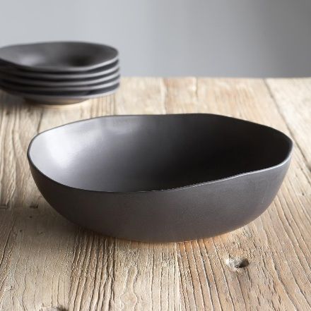 Organic Lifestyle, Unique Bowls, Raku Pottery, Pottery Techniques, Fire Bowls, Stoneware Ceramics, Ceramic Tableware, Tea Bowls, Serving Trays