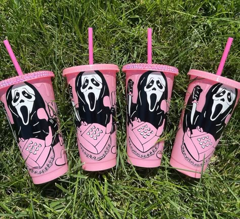 Ghost Face Party Ideas, Scream Party, Halloween Sleepover, 30th Bday Party, Scream Ghostface, Girly Birthday Party, 32 Birthday, Girl Sleepover, Movie Birthday