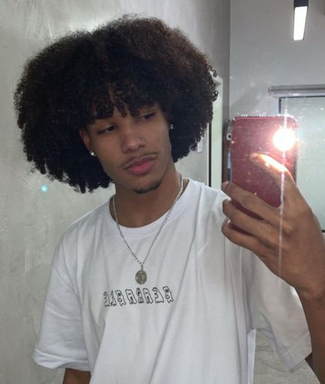 Afro Hair Boy, Fade Haircut Curly Hair, Taper Fade Curly Hair, Natural Hair Men, Afro Men, Dark Skin Boys, Pelo Afro, Black Men Hairstyles, Boys With Curly Hair