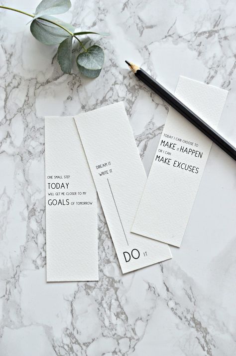 How to really achieve your goals (+ free download to make it even easier) - DIY home decor - Your DIY Family Bookmarks Quotes, Handmade Bookmarks Diy, How To Set Goals, Creative Bookmarks, Bookmark Craft, Watercolor Bookmarks, Cute Bookmarks, Creative Lettering, Diy Bookmarks