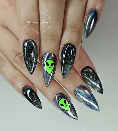 Alien Nails Design, Ufo Nails, Alien Nail Art, Alien Nails, Horror Nails, Alien Head, Nails Purple, Nails Simple, Nail Art Ideas