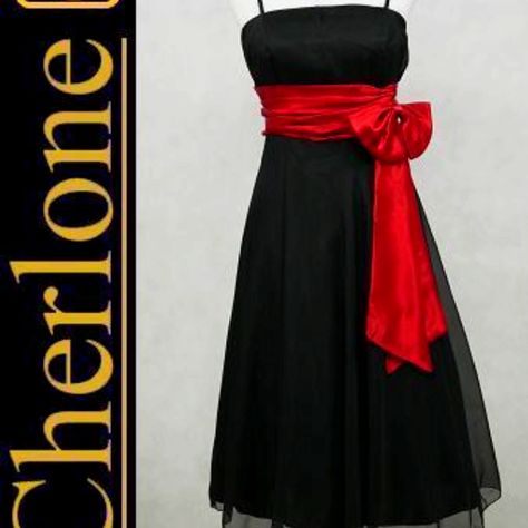 Black and red bridesmaid dress option Red Maid Of Honor Dress, Wedding Ideas Red, Red Bridesmaid Dress, Maid Of Honor Dress, Evening Dresses Uk, Red Bridesmaid, Geek Wedding, Maid Of Honour Dresses, Steampunk Wedding