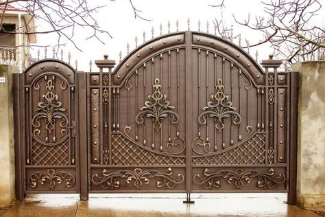 Wonderful Main Gate Design Ideas - Engineering Discoveries Main Gait Design, Modern Iron Gate Designs, Gate Design Ideas, Wrought Iron Doors Front Entrances, Metal Gates Design, Gate Designs Modern, Modern Gate, House Main Gates Design, Steel Door Design