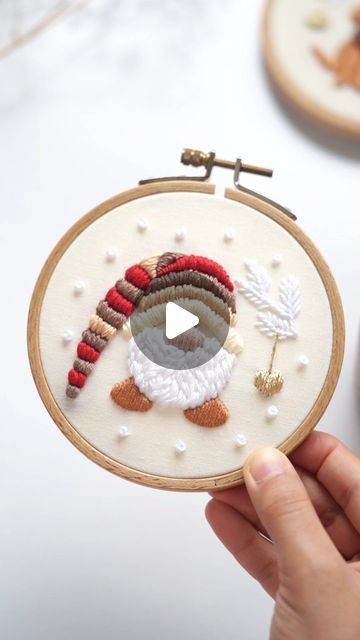 Small Christmas Embroidery Patterns, Embroidery Baby Announcement, Gnome Embroidery Patterns, Simple Christmas Embroidery, Winter Embroidery Patterns, Embroidery Gnome, Christmas Embroidery Patterns Free, Free Christmas Embroidery Patterns, Embroidery Xmas