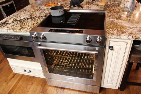 In this Kitchenaid Electric Range Review, we take a look at their latest electric slide-in with integrated downdraft ventilation. Electric Cooktop In Island, Kitchen Island With Slide In Range, Slide In Stove Kitchen Island, Countertop Range, Downdraft Range, Downdraft Cooktop, Island With Stove, Kitchen Island With Stove, Stove Vent