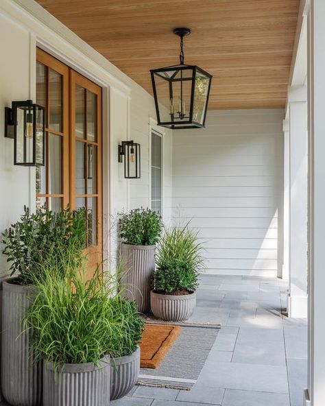 MIF Design And Construction on Instagram: "The perfect porch moment, white oak, black fixtures and blue stone 🥰 #projectlightandbright #wyckoff #designandbuild 📷 @lindapordonphotography" Front Porch Planter Ideas, Porch Planter Ideas, Front Door Planters, Front Porch Planters, Porch Plants, Porch Planters, Front Porch Design, Farmhouse Porch, Front Patio