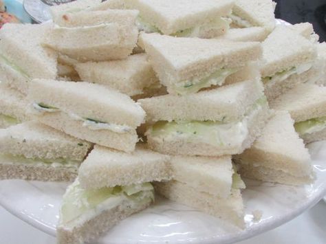 Mini Cucumber & Boursin Cheese Sandwiches Boursin Cheese Recipes, Boursin Recipes, Cucumber Sandwiches Recipes, Appetizer Sandwiches, Mini Cucumbers, Boursin Cheese, Cucumber Sandwiches, Kraft Recipes, Tea Sandwiches