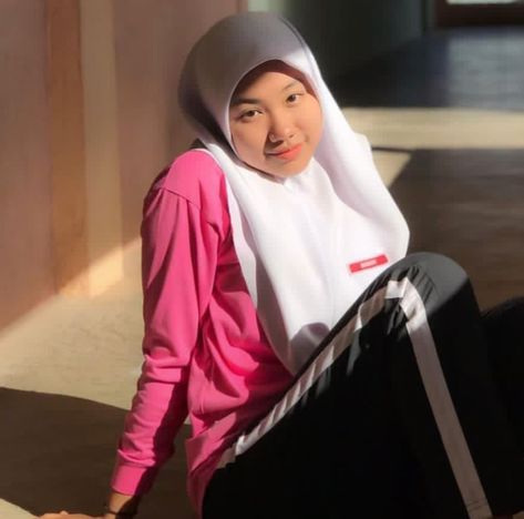 Awek Ootd Proton, Awek Sekolah, Awek Melayu, Foto Cewek Hijab Aesthetic, Video Hijab, Seluar Ketat, Muslim Women Fashion, Muslim Women Hijab, Indonesian Girls