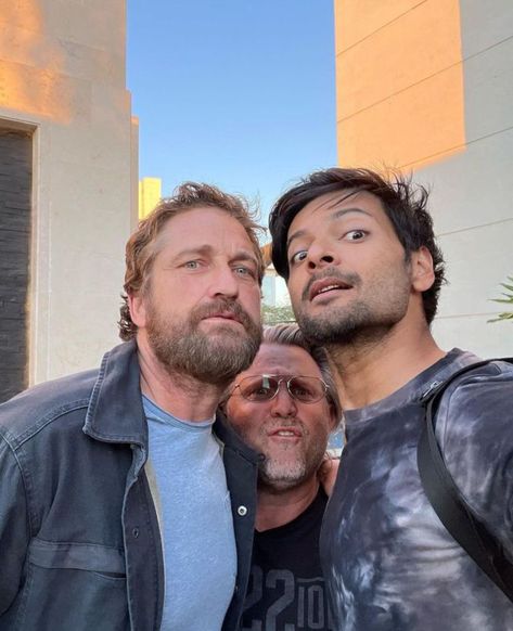 Ali Fazal took to social media to share images from the sets, as his next big-ticket Hollywood film, Kandahar releases in the US today. The film which is a major action motion picture stars Gerard Butler along with Ali Fazal who plays the role of Kahil. Kandahar directed by Ric Roman Waugh is Ali’s first ... The post Ali Fazal and Gerard Butler are all smiles in these new BTS from the sets of Kandahar appeared first on Urban Asian. Shehzada Ali Asghar, Ali Saleh Al Wasl, Race 2 Saif Ali Khan, Ali Fazal, Ali Ansari And Saboor Ali, Imtiaz Ali, Hollywood Film, Popular Stories, Gerard Butler