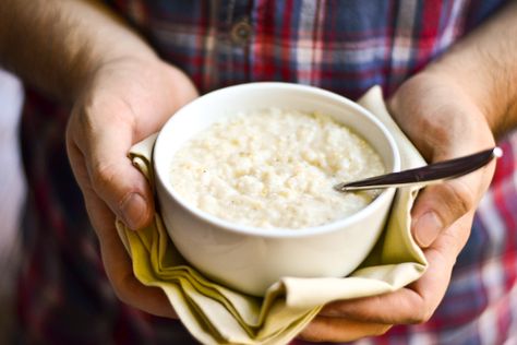 Garlic Quinoa Grits – A Dash of Soul Garlic Quinoa, Hot Breakfast Cereal, Crawfish Recipes, Southern Breakfast, Grits Recipe, Hot Cereal, Food Breakfast, Cereal Recipes, Quinoa Recipes