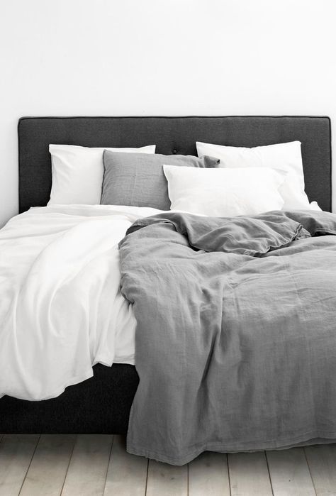 Minimalistic Bedroom, Unmade Bed, Grey Room, White Sheets, Room Deco, Gray Bedroom, Beautiful Bedding, White Bedroom, Dream Bedroom