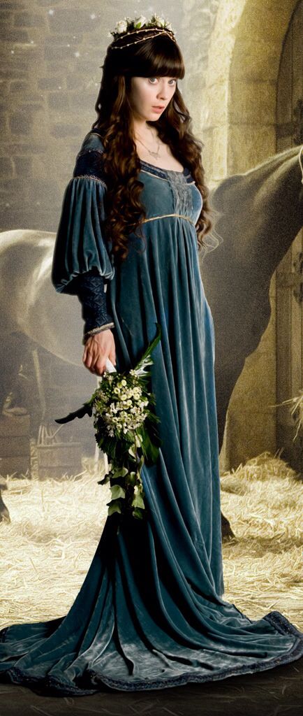 Zooey Deschanel as Belladonna in "Your Highness" Medieval Oc, Two Princes, Designed Clothes, Danny Mcbride, American Horror Stories, Medieval Dresses, After Earth, Your Highness, Fantasy Clothes