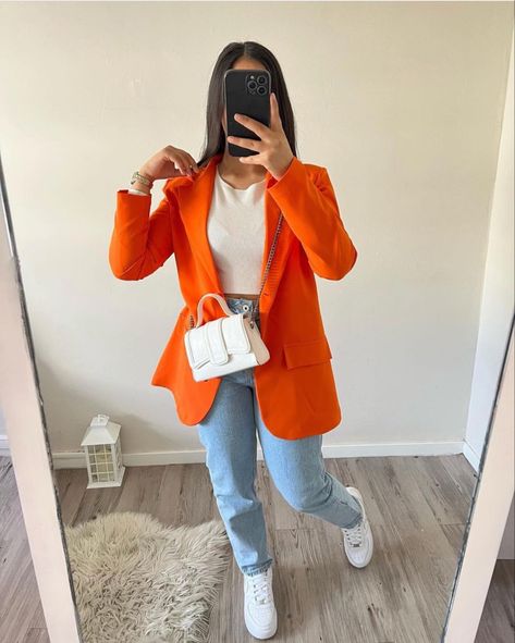 Modern Office Outfits Women, Blazer Outfits For Women Casual, Orange Blazer Outfits, Blazer Outfits For Women, Orange Blazer, Orange Outfit, Business Outfits Women, Office Outfits Women, City Outfits