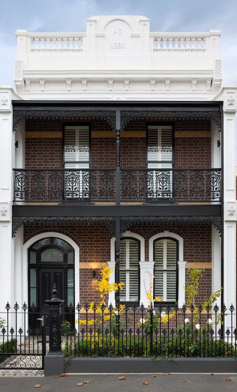 Victorian Home Facade, Terrace Exterior Design, Contemporary Australian Architecture, Australian Terrace House, Victorian Modern House Exterior, Victorian House Facade, Victorian Architecture Exterior, Heritage House Exterior, Modern Victorian House Exterior