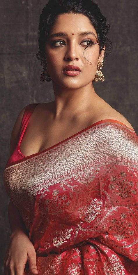 Rithika Singh, Ritika Singh, Best Photo Background, Indian Photoshoot, Beautiful Dresses Short, Face Images, Beautiful Women Over 40, Indian Beauty Saree, Pretty Woman