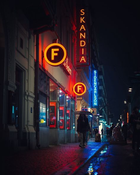 You never forget the magic of Stockholm’s nights✨🌉 - where the charm and vibrant energy come together under the stunning city lights! 💫 Have a great weekend! 🇸🇪 📸 @photosbypatahl #StockholmNights #Nightlife #Charm #ExploreStockholm #CityLights #TravelSweden #UnforgettableMoments #viewstockholm #travelinspiration #discoverstockholm Have A Great Weekend, Vibrant Energy, Come Together, City Lights, Never Forget, Stockholm, Night Life, Travel Inspiration, The Magic