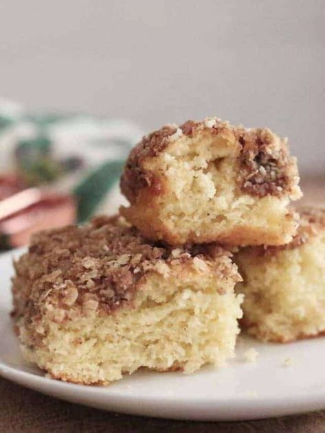 Pancake Mix Coffee Cake Recipe, Pancake Mix Coffee Cake, Easy Pancake Mix, Krusteaz Pancake Mix, Coffee Cake Recipes Easy, Pancake Mix Recipes, Cake Story, Breakfast Specials, Coffee Cake Recipe