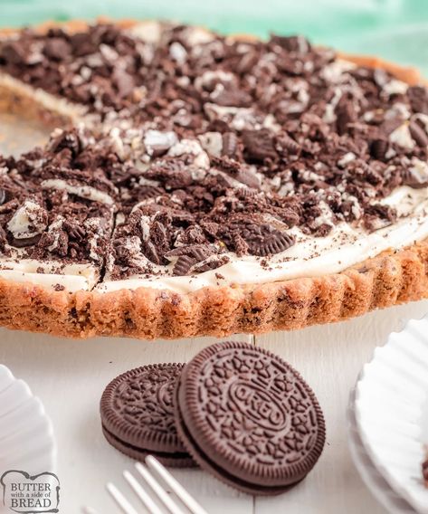 EASY OREO PIZZA - Butter with a Side of Bread Oreo Pizza, Chocolate Chip Oreo Cookies, Cookie Toppings, Chocolate Cookie Dough, Soft Sugar Cookies, Dessert Pizza, Oreo Dessert, Delicious Cake Recipes, Oreo Cookie