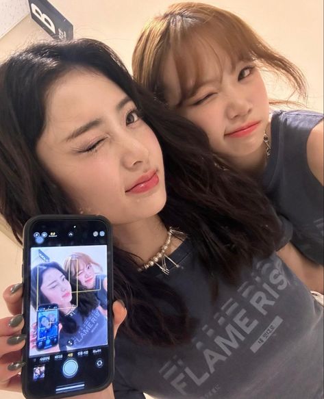 Huh Yunjin, Aichi, Best Duos, Pop Idol, Iz One, K Idols, Instagram Update, Kpop Idol, بلاك بينك