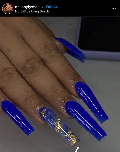 Midnight Blue Acrylic Nails, Royal Blue Acrylic Nails Design, Royal Blue And Gold Acrylic Nails, Blue And Gold Nails Acrylic, Royal Blue Marble Nails, King Blue Nails, Blue And Gold Acrylic Nails, Dark Blue Prom Nails, Baddie Nails Acrylic Blue