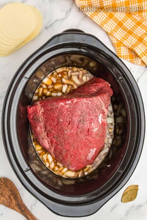 Crockpot Recipes Pot Roast, Crockpot London Broil, Recipes Pot Roast, Noodles Crockpot, Roast Crockpot, Slow Cooker Bbq Beef, Beef Roast Crock Pot, French Dip Crock Pot, Slow Cooker Shredded Beef