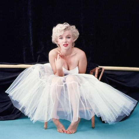 Red Veil, Milton Greene, Marilyn Monroe Quotes, Gentlemen Prefer Blondes, Celebrity Photographers, Marilyn Monroe Photos, Ballet Tutu, Norma Jeane, Iconic Photos