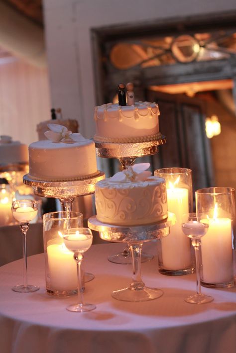 Diy Wedding Cake Ideas, Wedding Cake Display, Diy Wedding Cake, Wedding Cake Ideas, Floral Wedding Cakes, Wedding Cake Table, Wedding Cake Stands, Mom Wedding