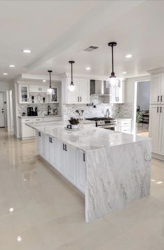 Best Kitchen Remodel Before And Afters – Forbes Advisor Elegant Kitchen Design, تصميم داخلي فاخر, Dream Kitchens Design, Interior Design Per La Casa, Kitchen Remodel Inspiration, White Kitchen Design, تصميم للمنزل العصري, Kitchen Design Plans, Elegant Kitchens