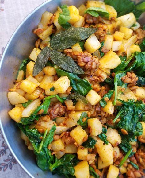 Turnip Recipes Vegan, Breakfast Hash Recipes, Lectin Free Foods, Turnip Recipes, Hash Recipe, Vegan Breakfast Easy, Breakfast Hash, Vegan Meal Plans, Vegan Main Dishes