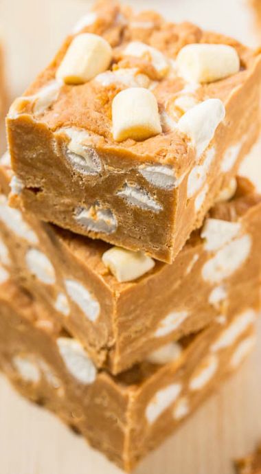 Peanut Butter Butterscotch Marshmallow Fudge Peanut Butter Butterscotch Marshmallow, Butterscotch Marshmallow, No Bake Fudge, Butterscotch Fudge, Butterscotch Recipes, Marshmallow Fudge, Holiday Fudge, Macedonian Food, Soft Clouds