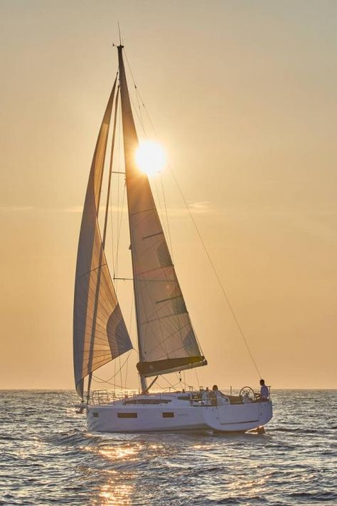 Sun Odyssey 410 | Jeanneau Boats Sail Boat Aesthetic, Sea With Boat, Sea And Boat, Boat On Sea, Sailboat Racing, Sail Life, Sailing Boats, Sailing Trips, Sail Boats