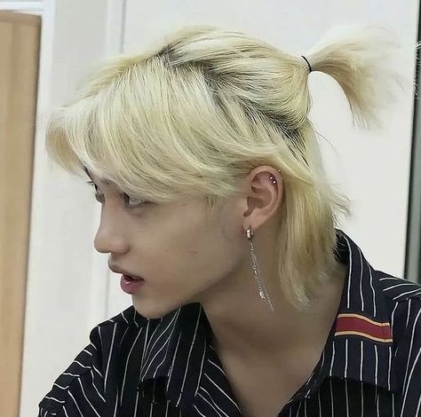 Double Helix Piercing, Tomboy Hairstyles, Makeup Hairstyles, Face Piercings, Braided Half Up, Hair Inspiration Short, Half Up Hair, Helix Piercing, Felix Stray Kids