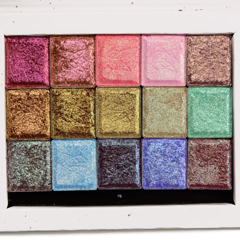 Colorful Eyeshadow Pallets, Glitter Eye Shadow Pallete, Sparkly Eyeshadow Palette, Backdrop Pictures, Chrome Eyeshadow, Spooky Outfits, Multichrome Eyeshadow, Glitter Pigment Eyeshadow, Foil Eyeshadow