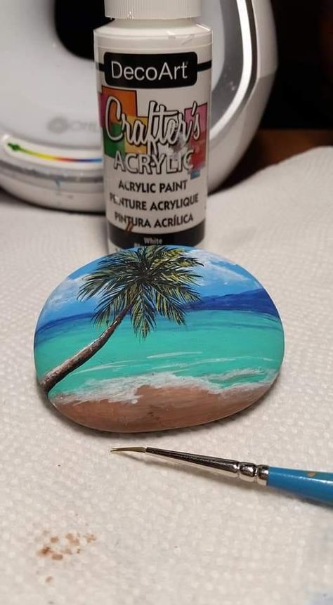 Beach Scene Painted Rocks, Painted Rock Beach Scene, Beach Scene Rock Painting, Beachy Painted Rocks, Rock Painting Ideas Beach, Ocean Rock Painting, Beach Rock Painting, Beach Painted Rocks, Beach Rock Art